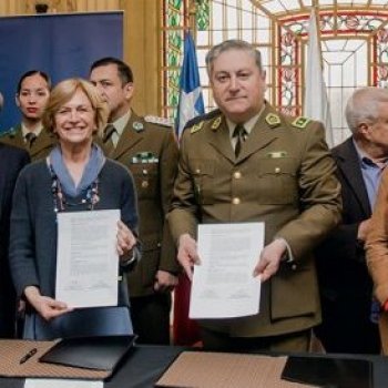 PROVIDENCIA FIRMA CONVENIO CON CARABINEROS PARA INSTALAR OCHO PÓRTICOS DE SEGURIDAD EN LA COMUNA