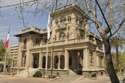 Palacios de la Municipalidad de Providencia apagarán sus luces por "La Hora del Planeta"