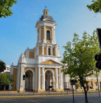 Iglesia y Casa Parroquial de la Divina Providencia