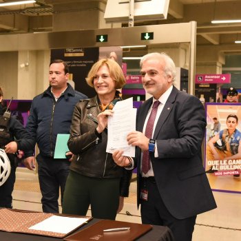 Providencia y Metro firman convenio para controlar comercio ambulante en estaciones
