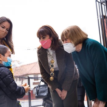 Alcaldesa Evelyn Matthei y Ministra de la Mujer, inauguraron “Guardería Pro”
