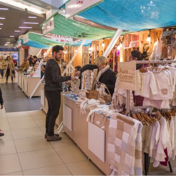 Emprendedores de Providencia se instalan en la feria CostaneraPro con productos sustentables