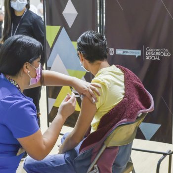 Punto de Vacunación Gimnasio Santa Isabel atenderá este lunes 13 hasta las 19:00 horas