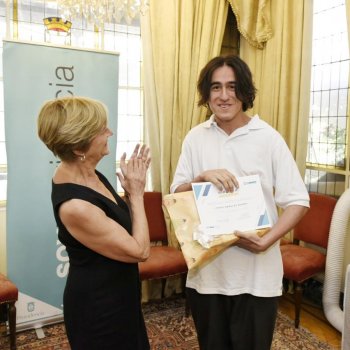 Alcaldesa Matthei compartió con alumnos que obtuvieron puntajes destacados en la PAES