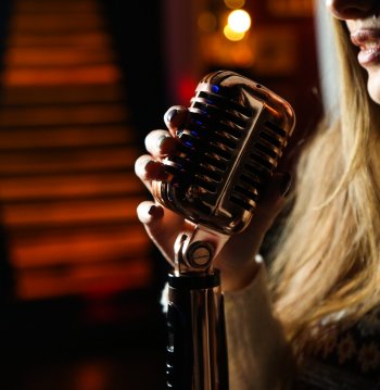 KARAOKE Y CONCURSO "LA VOZ DE CLUB PROVIDENCIA"