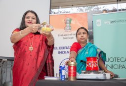 Vecinos participaron en ceremonia del té en Biblioteca Bellavista