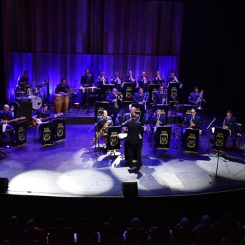 Big Band de la FACh revivió los éxitos de ayer y hoy en el Teatro Oriente