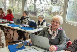 Actividades y talleres para la comunidad +60 en octubre