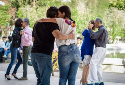 El tango vuelve al Parque Bustamante con Milonga Callejera