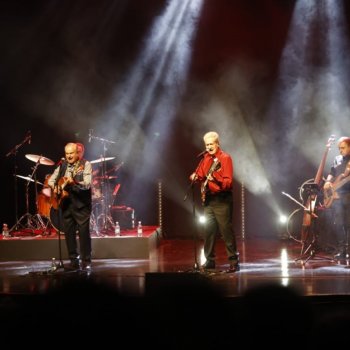 Comunidad +60 repletó el Teatro Oriente para revivir los éxitos de los Hermanos Zabaleta