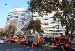 Emergencias Comunales de Providencia y Bomberos realizan ejercicios preventivos en Torres de Tajamar