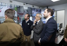 Ministro de Seguridad Pública visitó la Central de Televigilancia de Providencia