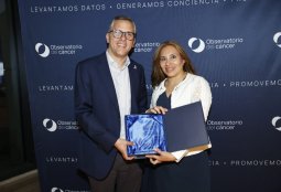 Providencia recibe reconocimiento por su labor de concientización frente al cáncer