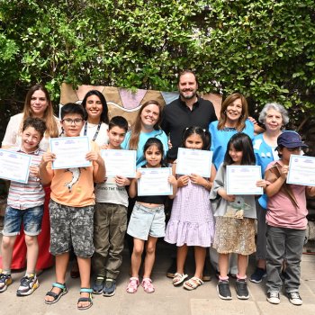 30 niños y niñas se graduaron del programa Leer es Poderoso