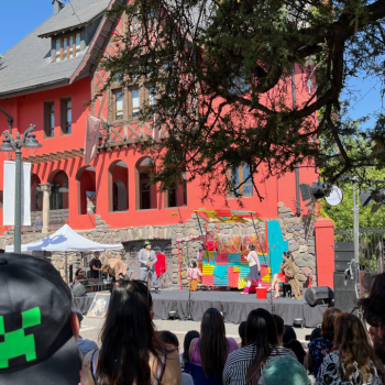 “Entre Calles: Luces y Colores” llenará Bellavista de música en vivo, arte y vida de barrio este sábado