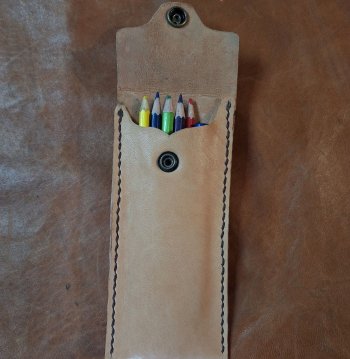 Taller "Estuche de Cuero: Experiencia de Talabartería Urbana"