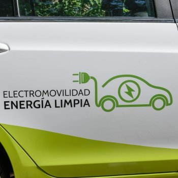 Providencia refuerza su limpieza con nuevas cuadrillas eléctricas y sustentables