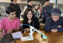 Talleres de efectos especiales, videojuegos y robótica: Providencia lanza programa para jóvenes desde los 7 años