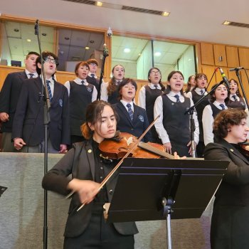 Coro del Liceo 7 de Providencia interpretó el Himno Nacional en la Cuenta Pública del Congreso